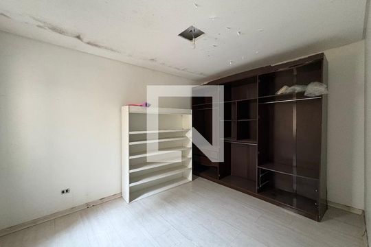 Quarto 1 de casa à venda com 3 quartos, 424m² em Parque Bandeirante, Santo André