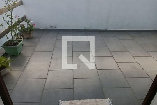 Casa à venda com 3 quartos, 181m² em Jardim Stella, Santo André