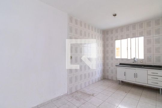 Cozinha de casa para alugar com 2 quartos, 80m² em Penha de França, São Paulo