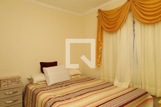 Suíte de casa à venda com 4 quartos, 300m² em Vila Giordano, São Paulo