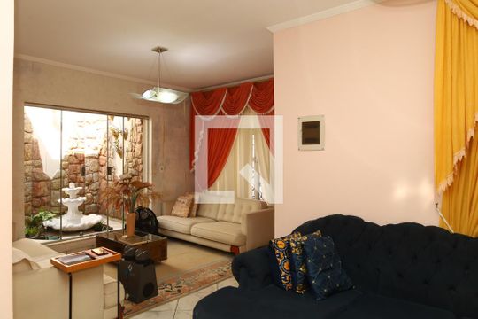 Sala de casa à venda com 4 quartos, 300m² em Vila Giordano, São Paulo
