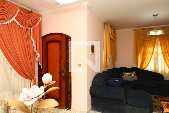 Sala de casa à venda com 4 quartos, 300m² em Vila Giordano, São Paulo
