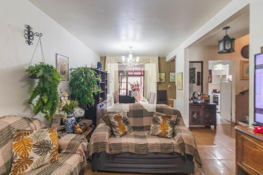 Sala de casa à venda com 3 quartos, 120m² em Hípica, Porto Alegre