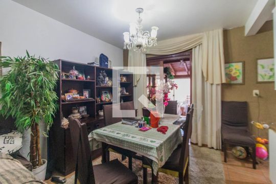 Sala de casa à venda com 3 quartos, 120m² em Hípica, Porto Alegre