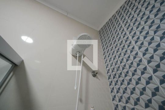 Banheiro de casa para alugar com 1 quarto, 250m² em Vila Talarico, São Paulo