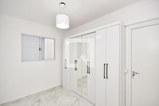 Quarto de apartamento para alugar com 2 quartos, 65m² em Parque Assuncao, Taboão da Serra