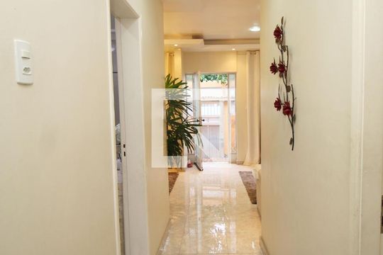 Sala - Corredor de casa à venda com 5 quartos, 361m² em Brás de Pina, Rio de Janeiro