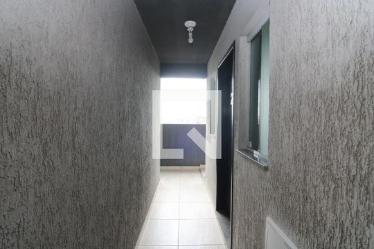 Corredor de apartamento para alugar com 2 quartos, 42m² em Jardim Maringa, São Paulo
