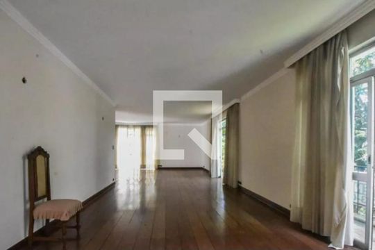 Casa à venda com 4 quartos, 635m² em Jardim Marajoara, São Paulo
