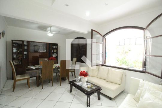 Sala 2 de casa para alugar com 6 quartos, 599m² em Pechincha, Rio de Janeiro