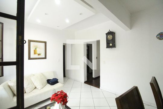 Sala 2 de casa para alugar com 6 quartos, 599m² em Pechincha, Rio de Janeiro
