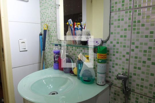 Banheiro da Suíte de casa à venda com 3 quartos, 133m² em Jardim Miriam, São Paulo