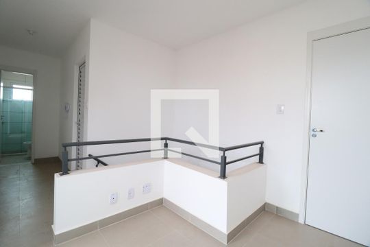 Corredor de apartamento para alugar com 2 quartos, 110m² em Jardim Espanha, Uberlândia