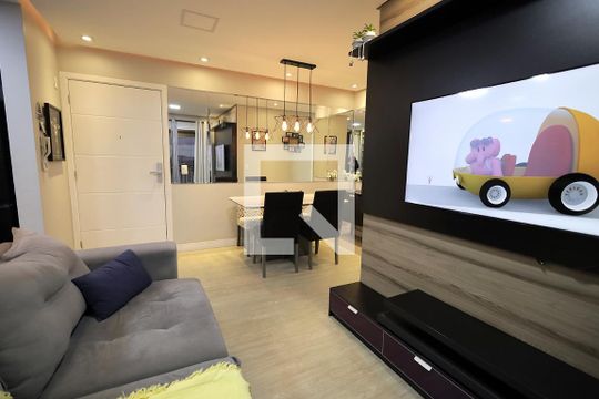 Sala de apartamento à venda com 2 quartos, 66m² em Vila América, Santo André