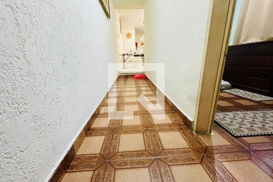 Corredor  de casa à venda com 2 quartos, 125m² em Jardim Paraventi, Guarulhos
