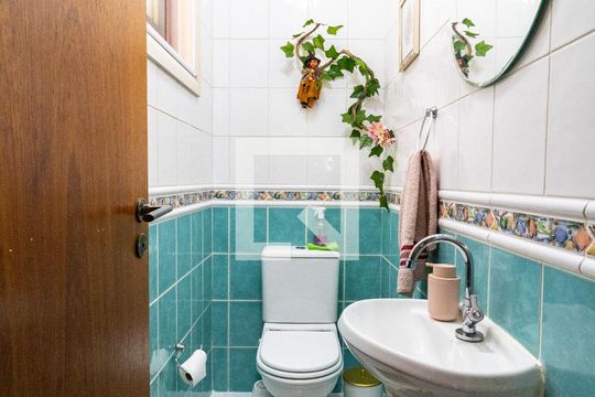 Lavabo de casa à venda com 3 quartos, 172m² em Espírito Santo, Porto Alegre