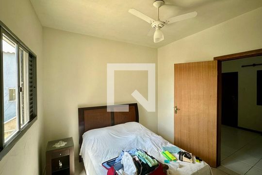 Quarto 2 de casa à venda com 4 quartos, 190m² em Planalto, Belo Horizonte