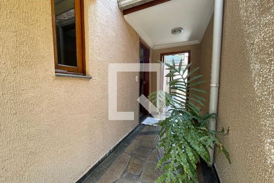 Entrada de casa à venda com 3 quartos, 235m² em Jaguaré, São Paulo