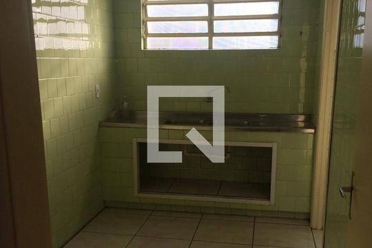 Cozinha de apartamento à venda com 2 quartos, 70m² em Mont’Serrat, Porto Alegre