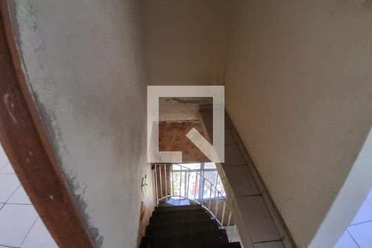 Escada de casa à venda com 3 quartos, 250m² em Baeta Neves, São Bernardo do Campo
