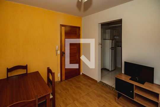 Sala de apartamento para alugar com 2 quartos, 70m² em São Francisco, Belo Horizonte