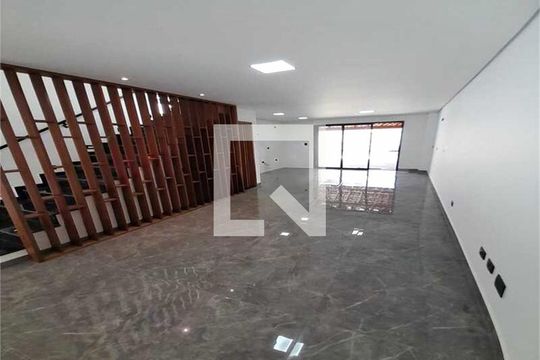 Casa à venda com 3 quartos, 142m² em Parque Oratório, Santo André