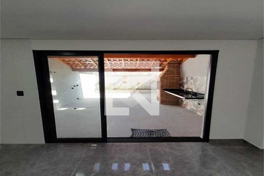 Casa à venda com 3 quartos, 142m² em Parque Oratório, Santo André