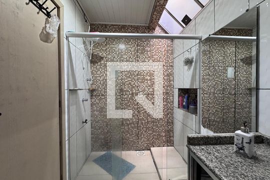 Banheiro de casa à venda com 3 quartos, 110m² em Campina, São Leopoldo