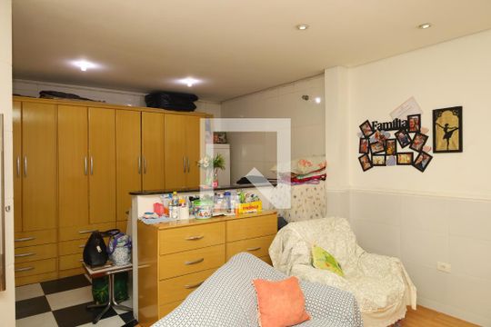 Quarto 1 de casa à venda com 3 quartos, 200m² em Vila Carmosina, São Paulo