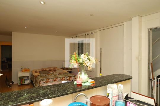 Quarto 1 de casa à venda com 3 quartos, 200m² em Vila Carmosina, São Paulo