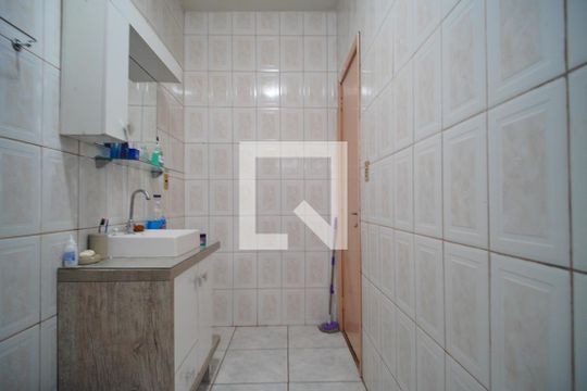 Banheiro de apartamento para alugar com 2 quartos, 60m² em Vila Rosa, Novo Hamburgo