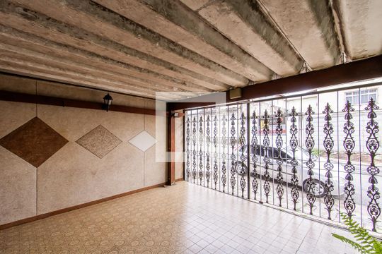 Garagem de casa para alugar com 3 quartos, 125m² em Vila Costa Melo, São Paulo