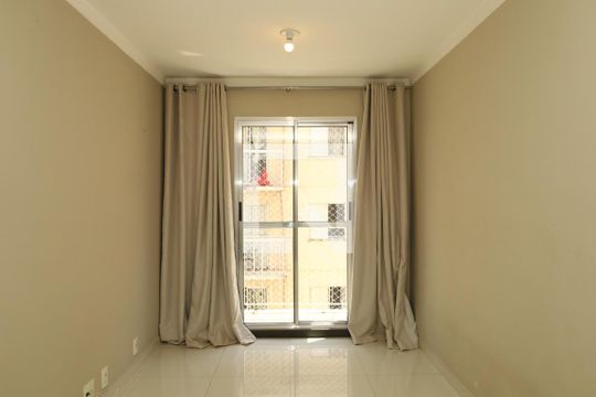 Sala de apartamento à venda com 2 quartos, 53m² em Itaquera, São Paulo