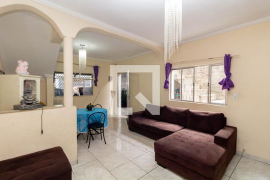 Sala de casa à venda com 4 quartos, 288m² em Vila Brasil, São Paulo