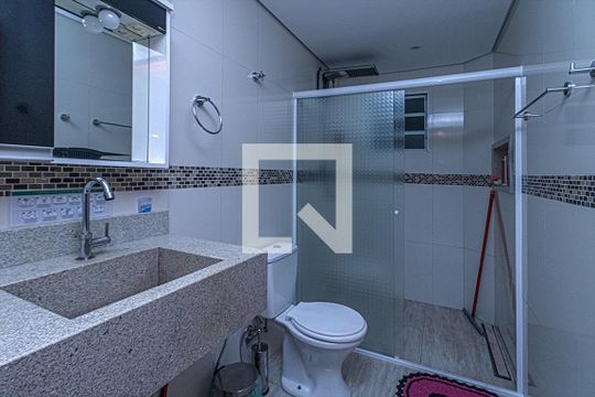 Banheiro de casa à venda com 3 quartos, 230m² em Jardim Climax, São Paulo
