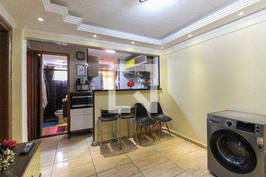 Sala de apartamento à venda com 2 quartos, 44m² em Itaquera, São Paulo