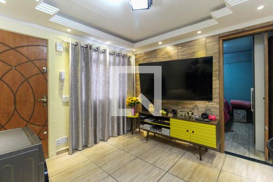 Sala de apartamento à venda com 2 quartos, 44m² em Itaquera, São Paulo