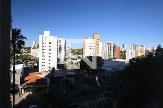 Sala 2 - Vista de apartamento à venda com 4 quartos, 450m² em Cambuí, Campinas