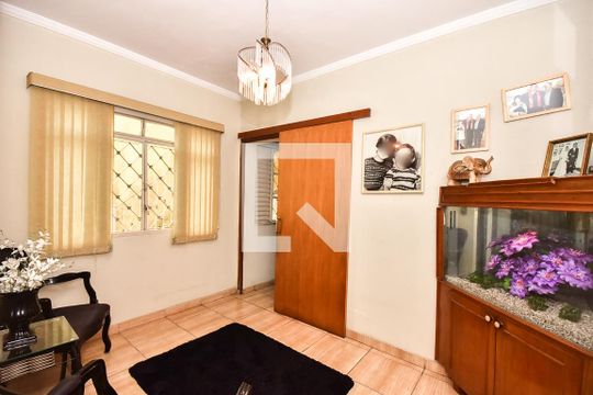 Corredor de casa para alugar com 1 quarto, 176m² em Jardim da Gloria, Taboão da Serra