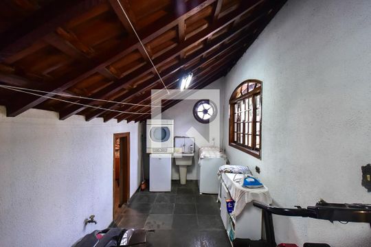 Área de Serviço de casa para alugar com 1 quarto, 176m² em Jardim da Gloria, Taboão da Serra