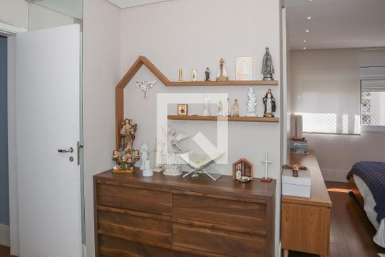 Suíte 1 de apartamento à venda com 4 quartos, 241m² em Água Branca, São Paulo