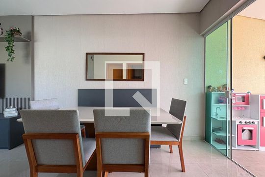 Sala de apartamento à venda com 2 quartos, 104m² em Vila Camilópolis, Santo André