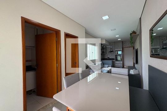 Sala de apartamento à venda com 2 quartos, 104m² em Vila Camilópolis, Santo André
