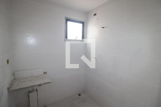 Banheiro de apartamento à venda com 2 quartos, 48m² em Vila Paulista, Guarulhos