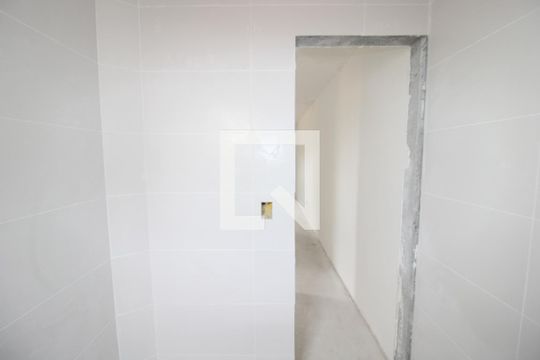 Banheiro de apartamento à venda com 2 quartos, 48m² em Vila Paulista, Guarulhos