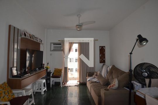 Sala de apartamento para alugar com 2 quartos, 74m² em Madureira, Rio de Janeiro