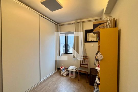 Quarto de apartamento para alugar com 2 quartos, 85m² em Botafogo, Rio de Janeiro