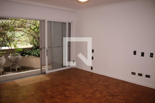 Suíte de apartamento para alugar com 2 quartos, 348m² em Santa Cecilia, São Paulo