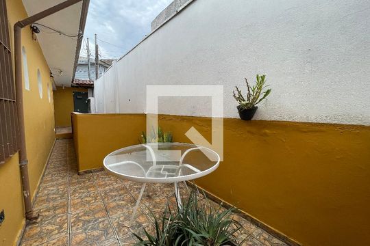 Área Externa de casa para alugar com 3 quartos, 200m² em Vila Sonia, São Paulo