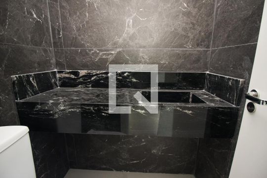 Lavabo de casa de condomínio à venda com 4 quartos, 248m² em Vila Nova, Porto Alegre